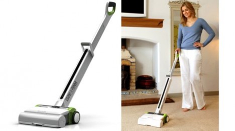 Gtech AirRam Staubsauger presst Staub in Würfel