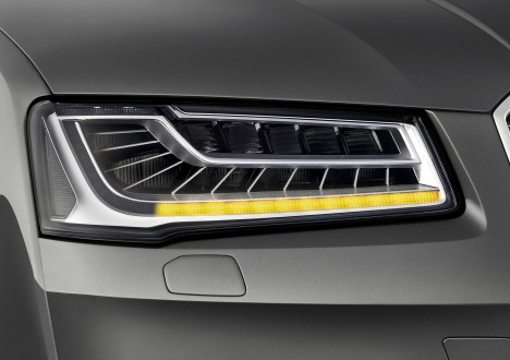 Dynamisches LED Blinklicht im Audi A8