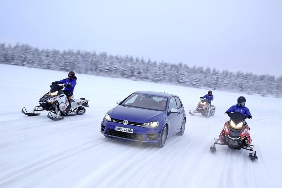 300 PS und Allradantrieb sind auch bei Eis und Schnee eine Waffe (Foto: Volkswagen)