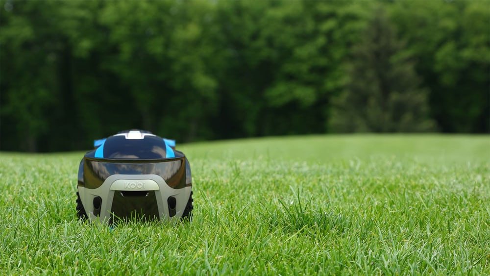 Kobi Selbständiger Roboter hält den Garten auf Vordermann