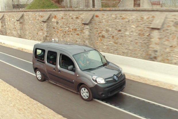 Renault Kangoo auf Ladestrecke (Foto: Renault / dpp-AutoReporter)