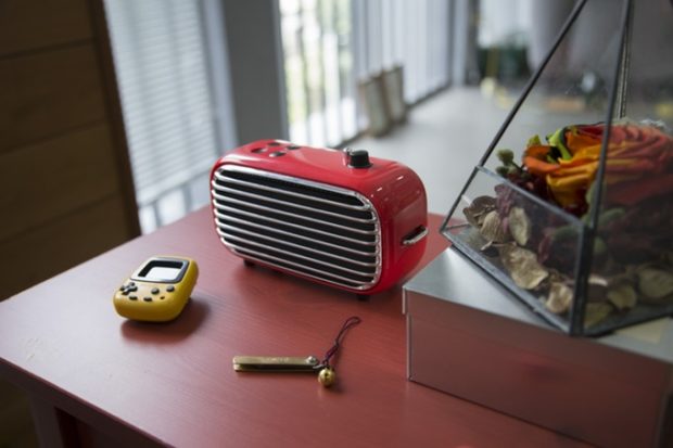Schicker kabelloser Lautsprecher mit Radio im Stil der 50s. (Foto: Lofree)