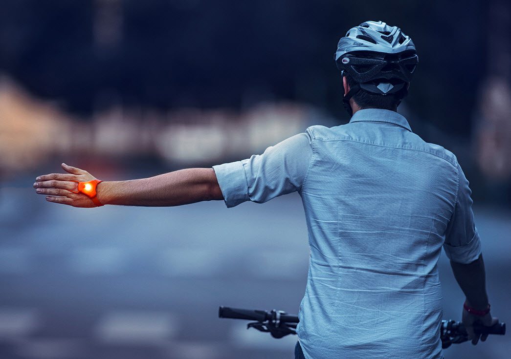Blinker am Fahrrad: Wird das Handzeichen beim Abbiegen überflüssig?