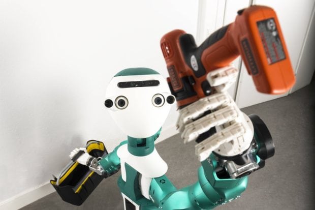 ARMAR 6: Selbstlernender humanoider Roboter. (Foto: KIT)