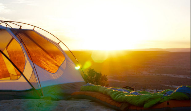 Die besten Camping Gadgets für den Outdoor Urlaub im Zelt & Wohnmobil